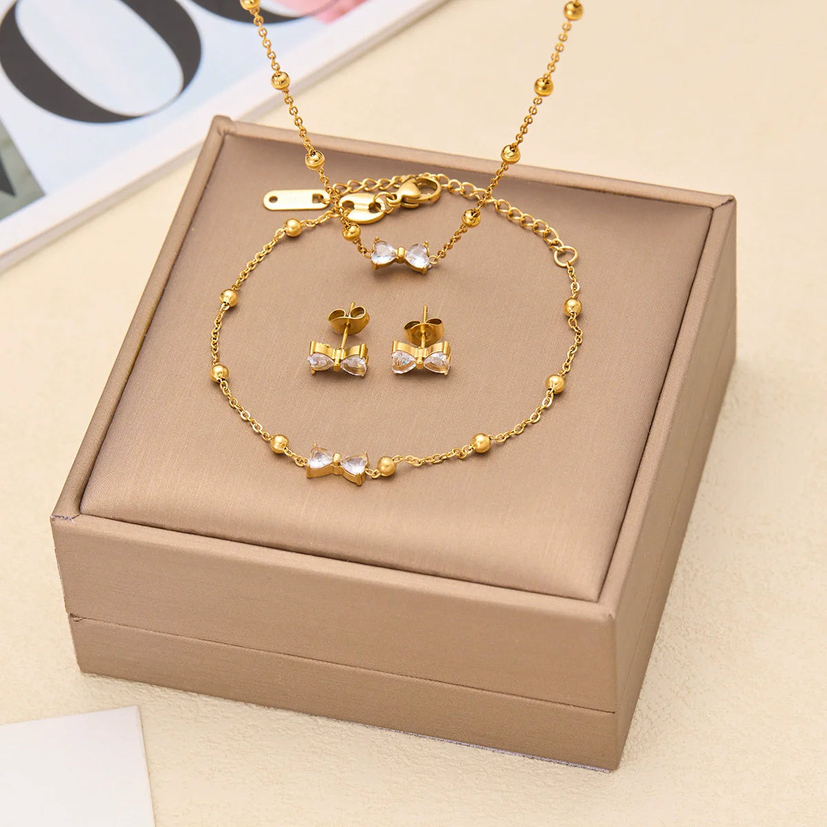 LuxeShine - Joyería Moderna en Acero 316L con Circón
